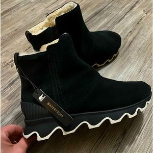 NEW Sorel Womens Waterproof Boot Sz 9 Black Suede with Side Zip